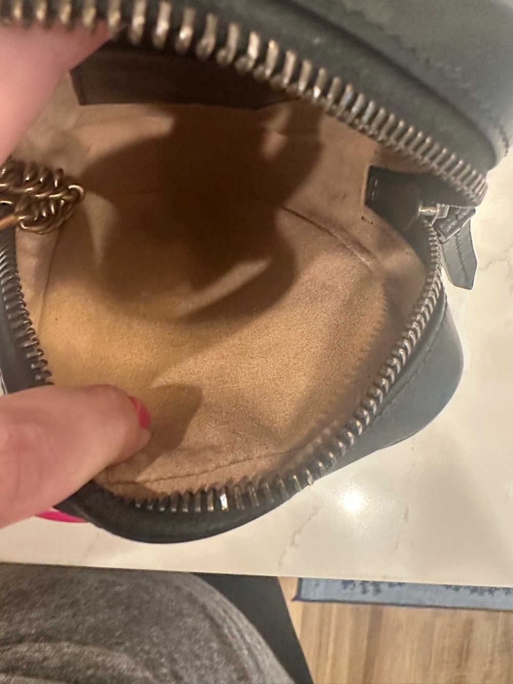 Gucci Black Mini Marmont Crossbody with Gold Hardware - Picture 8 of 9